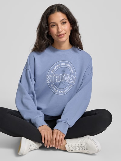 Stronger Relaxed Fit Sweatshirt mit überschnittenen Schultern Bleu 3
