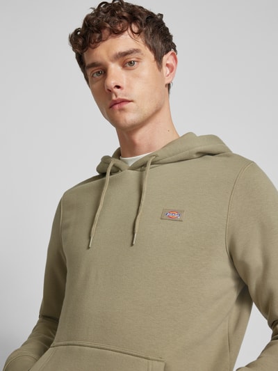 Dickies Hoodie mit Label-Patch Modell 'OAKPORT' Khaki 3