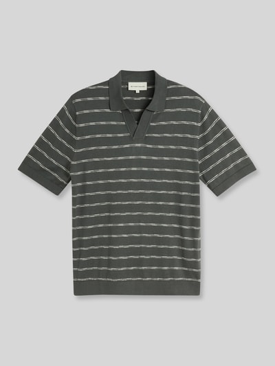 Produktfoto, Regular Fit Poloshirt aus reiner Baumwolle von Tom Tailor, grau mit weißen Streifen, strukturierte Oberfläche