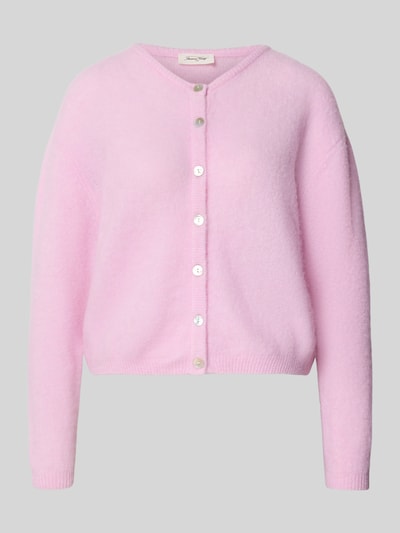 Produktfoto, Strickjacke mit Woll-Anteil Modell 'VITOW' von American Vintage in zartem Rosa, lockere Form, strukturierte Oberfläche, Rundhalsausschnitt, gerippte Abschlüsse, elastischer Material-Mix, mit Knopfleiste, für Damen