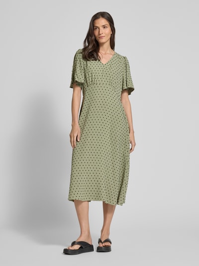 ICHI Midikleid mit V-Ausschnitt Modell 'ZABBY' Schilf 4