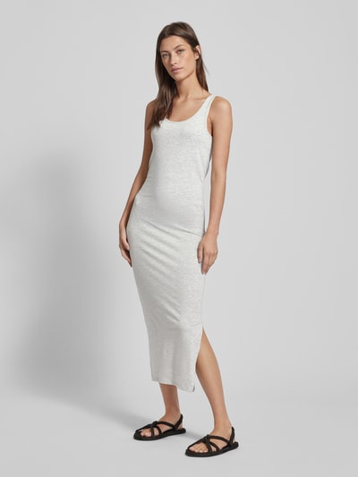 Vero Moda Długa sukienka w jednolitym kolorze model ‘MAXI MY SOFT’ Jasnoszary melanż 1