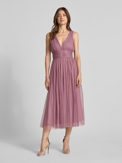 Lace & Beads Midikleid mit rückseitigem Cut Out Rose 4