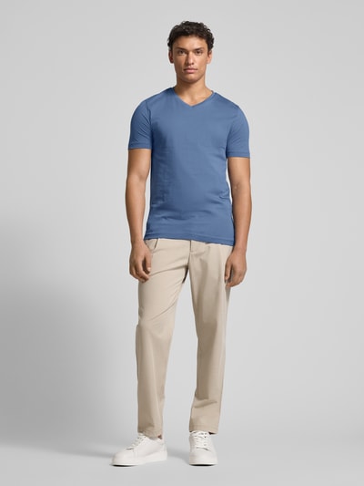 Christian Berg Men T-shirt z dekoltem w serek Jeansowy niebieski 1