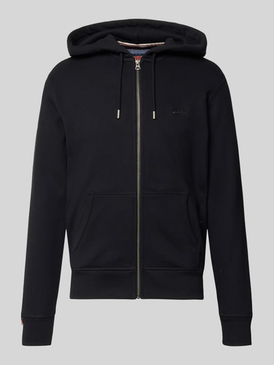 Produktfoto, Sweatjacke mit Kapuze und Logo-Stitching von Superdry im Baumwoll-Mix, Regular Fit, schwarze Farbe, Reißverschluss, seitliche Eingrifftaschen, gerippte Abschlüsse, Label-Detail.