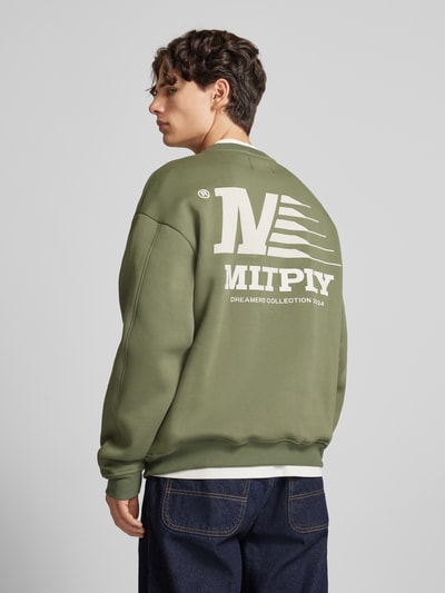 Multiply Apparel Bluza o kroju oversized z nadrukiem z logo Oliwkowy 5