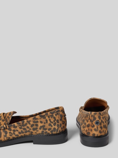 Produktfoto, Sneaker aus Leder mit Zierriemen Modell 'Adison' von Steve Madden im Leo-Design, strukturierte Sohle, Label-Detail, braun-schwarz