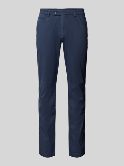 Produktfoto, Fein strukturierte Chino mit Gesäßtaschen von bugatti w kolorze granatowym, bawełniany miks ze stretchem, krój regular fit, kieszenie boczne i z tyłu, szerokość w rozmiarze 32/32: 40 cm, długość nogawki wewnętrznej w rozmiarze 32/32: 82 cm