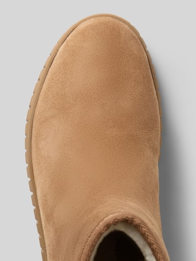 Produktfoto, Chelsea Boots aus reinem Rindsleder von Tamaris in Optik: Unifarben, runde Schuhspitze, Veloursleder, strukturierte Sohle, Logo-Prägung, Reißverschluss, Absatzform: flach