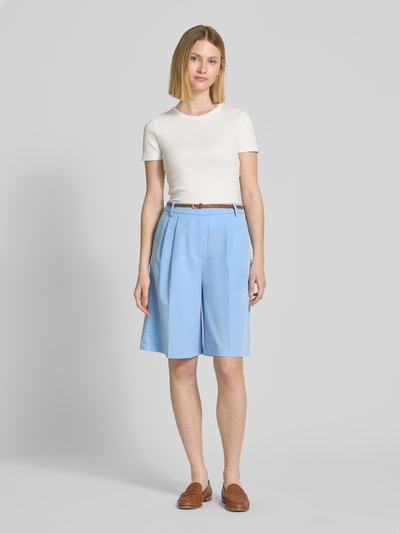 Christian Berg Woman Bermudas mit Eingrifftaschen und Gürtel Hellblau 1