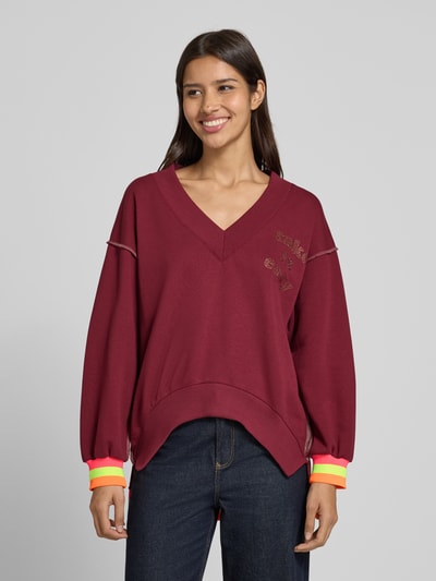 miss goodlife Relaxed Fit Sweatshirt mit V-Ausschnitt Modell 'Hey You' Dunkelbraun 4