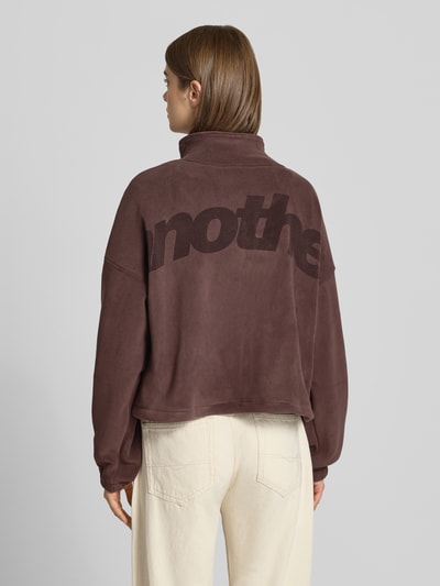 ANOTHER COTTON LAB Kurtka z polaru o krótkim kroju z detal z logo Czekoladowy 5