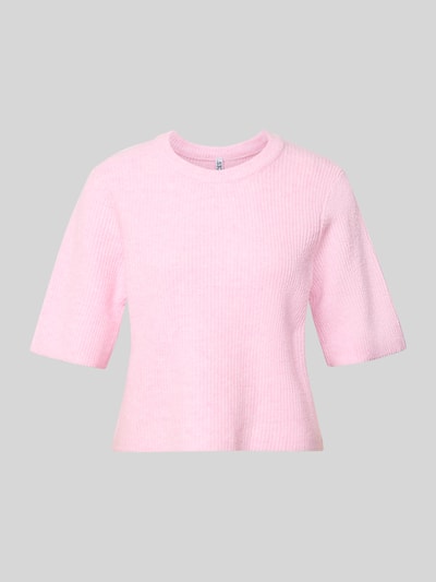 Produktfoto, zartrosa unifarbenes Boxy Fit T-Shirt aus Rippstrick mit Woll-Anteil Modell 'SILLY' von Pieces, kurzarm, Rundhals.