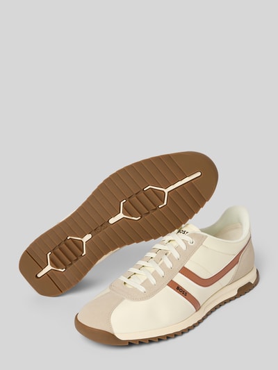 Produktfoto, Herren Low Top Sneaker von BOSS Orange Modell 'ZAYN_LOWP_NYMI' mit mehrfarbiger Optik, abgerundeter Schuhspitze, flacher Absatzform, Label-Print, Lederoptik-Details, Schnürung und profilierter Sohle.