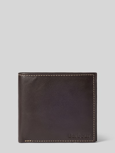Productfoto, portemonnee uit echt leer van Barbour in donkerbruin met lichte stiksels, heren portemonnee van Barbour.