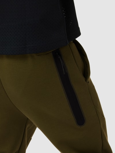 Nike Tech Sweatpants mit Label-Print Oliv 3