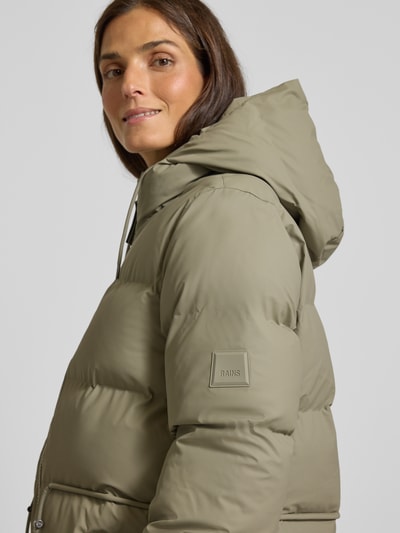 RAINS Steppjacke mit Eingrifftaschen Modell 'Alta Long' Schilf 3