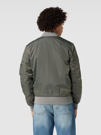 Alpha Industries Bomberjacke mit Label-Patch Modell 'MA-1 TTC' Oliv 5