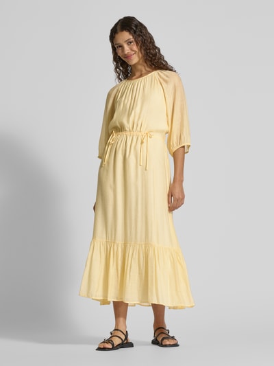 Christian Berg Woman Selection Midi-jurk in laagjeslook Lichtgeel - 1