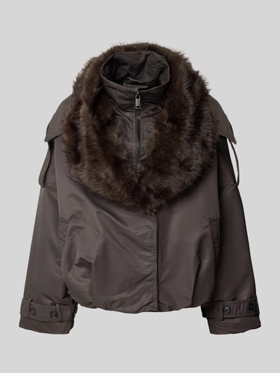 Produktfoto, Regular Fit Jacke mit Kunstfellbesatz Modell 'Olina' von Gestuz, braun, Stehkragen, krój regular fit, tekstura gładka