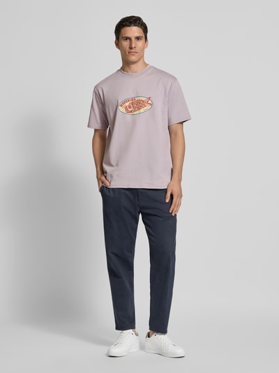 WOODBIRD T-Shirt mit Label-Print Modell 'Baine' Flieder 1