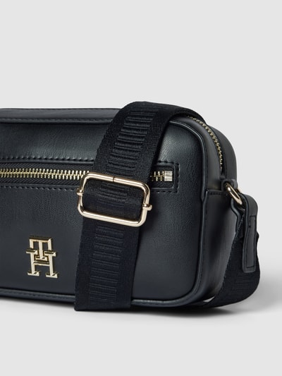 Tommy Hilfiger Camera Bag mit Label-Details Modell 'ICONIC' Black 3