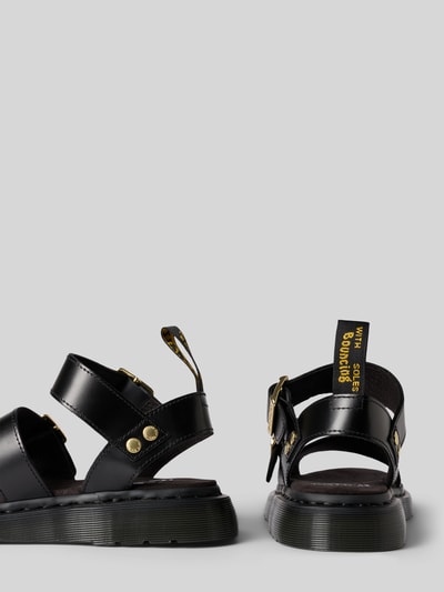 Productfoto, Strap Sandalen aus Leder mit Dornschließen Modell 'Gryphon' van Dr. Martens, zwart leer, geprofileerde zool, labeldetail, afgeronde vorm, hakhoogte maat 40 4 cm, schachtbreedte maat 40 8 cm