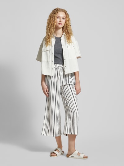 Only Spodnie materiałowe z fakturowanym wzorem model ‘THYRA’ Złamany biały 1