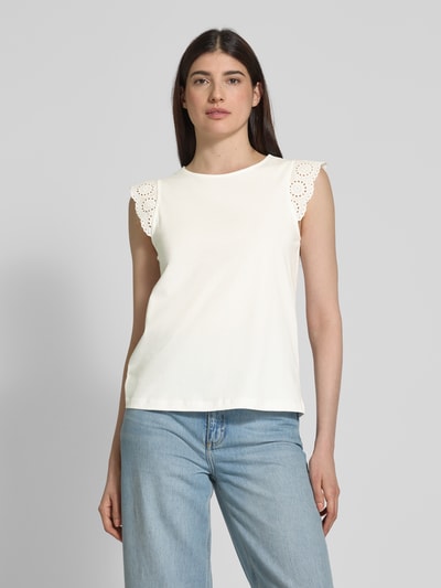 Vero Moda T-shirt o kroju regular fit z haftem angielskim model ‘EMILY’ Złamany biały 4