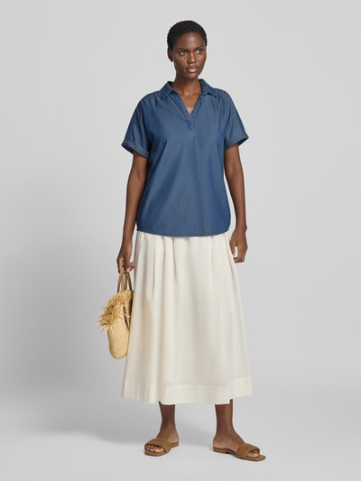 Christian Berg Woman Regular Fit Bluse in Denim-Optik mit V-Ausschnitt Blau 1