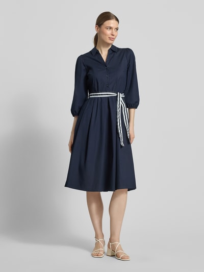 MORE & MORE Hemdblusenkleid mit V-Ausschnitt und Bindegürtel Marine 4