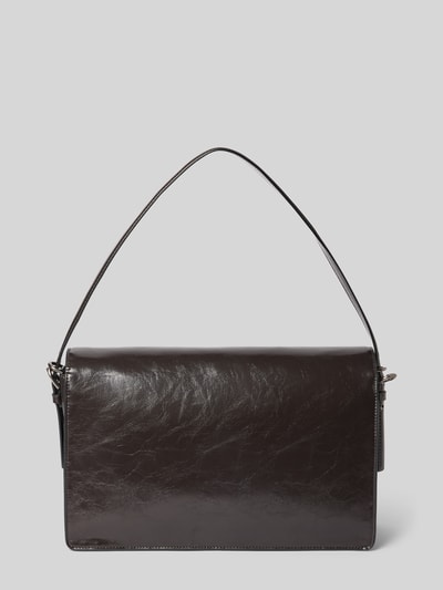 Produktfoto, Crossbody Bag aus echtem Leder Modell 'Audrey' von LIEBESKIND BERLIN, czarne, podzielona główna przegroda z zamkiem błyskawicznym, odpinany pasek na ramię, szerokość w rozmiarze 1: 35 cm, długość w rozmiarze 1: 22 cm, głębokość w rozmiarze 1: 11 cm, długość paska na ramię w rozmiarze 1: 122 cm, naturalna skóra, gładka faktura