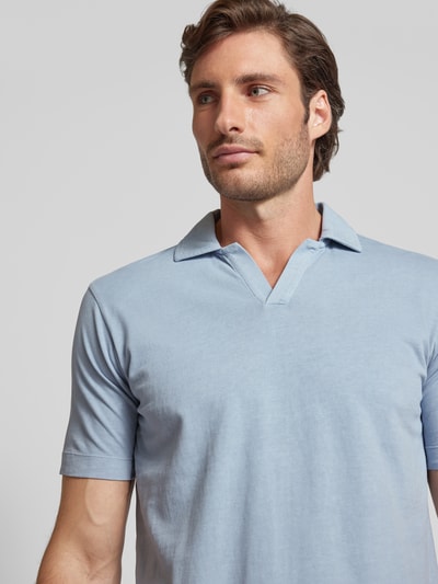 Drykorn Poloshirt mit V-Ausschnitt Modell 'BENEDICKT' Bleu 3