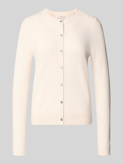 Produktfoto, Regular Fit Strickjacke aus Viskose-Mix mit Muschelsaum van Christian Berg Woman, dames gebreid jack, viscosemix, regular fit, doorlopende knoopsluiting, geschulpte zoom, lange mouw, ribboorden, ruglengte maat S 56 cm, mouwlengte maat S 61 cm, licht beige kleur, zachte textuur.