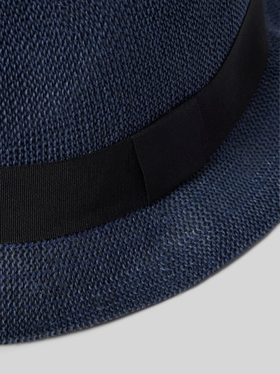 Produktfoto, Hut mit Zierband Modell 'TRILBY' von Müller Headwear aus blauem Papier mit Breite Krempe, grobe Textur, Herren Hut