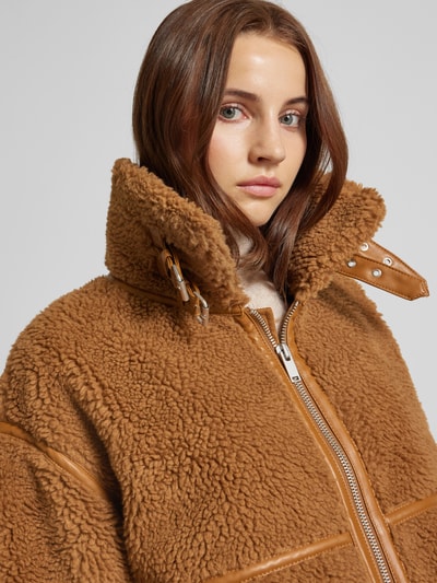 Vila Regular Fit Teddyfell-Jacke mit Stehkragen Modell 'VINIMI' Camel 3