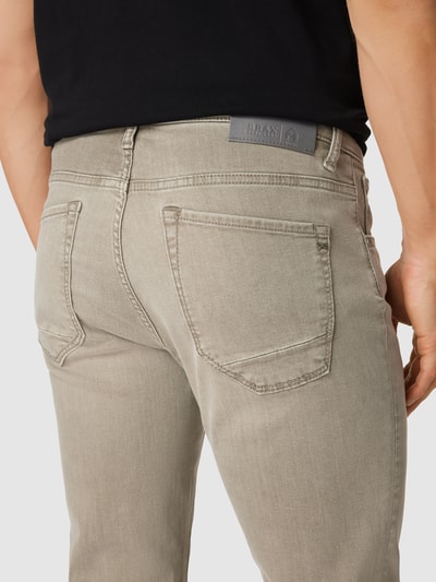 Brax Jeans im  5-Pocket-Design Modell 'Chuck' Gruen 3