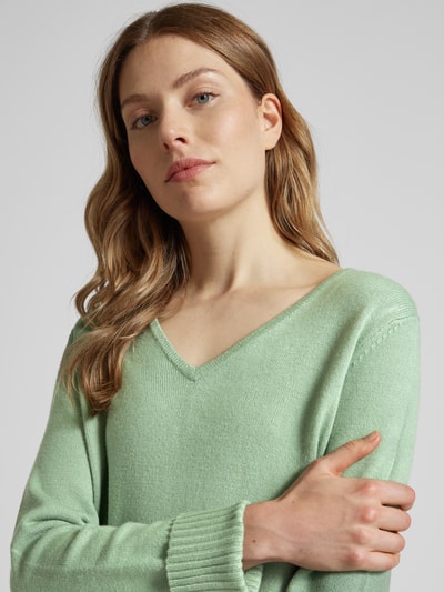 Christian Berg Woman Gebreide pullover met afgeronde V-hals Rietgroen gemêleerd - 3