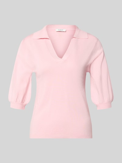 Produktfoto, Slim Fit Poloshirt aus Viskose-Mix Modell 'Morla' von B.Young in zartem Rosa, Strick-Optik, Halbarm, Polokragen, V-Ausschnitt, elastische Abschlüsse, Rückenlänge bei Größe S 54 cm, Ärmellänge 32 cm.