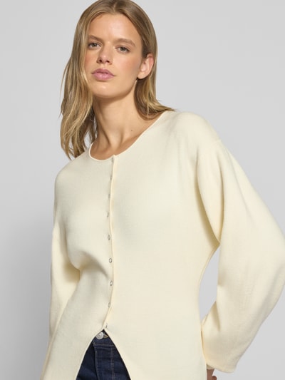 Gina Tricot Regular Fit Strickjacke aus Viskose-Mix in Strick-Optik Offwhite 3