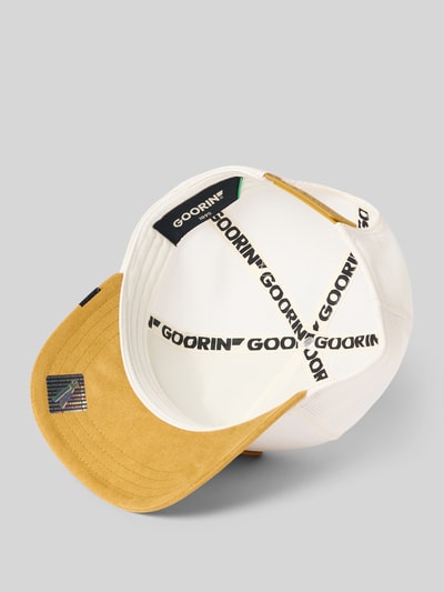 Produktfoto, Größenverstellbare Trucker Cap Modell 'Suede Squirrel' von GOORIN BROS. in Weiß und Beige, Material-Mix mit Stitching