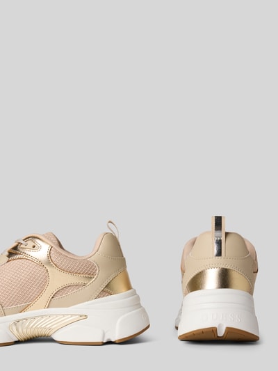 Guess Sneakersy z obszyciem w kontrastowym kolorze i wyhaftowanym logo model ‘Ibitha’ Beżowy 2