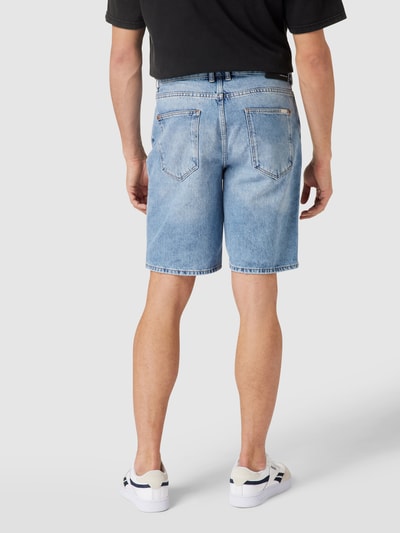 REVIEW Jeansshorts mit Label-Patch Blau 5