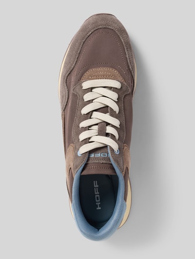 Produktfoto, Sneakersy z mieszanki skóry i tkaniny model 'City Retro' od HOFF, zaokrąglony czubek, wiązanie, kontekst jak w opisie.