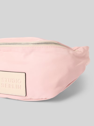STUDIO BERLIN Bauchtasche mit Logo-Patch Modell 'Spandau' Pink 3