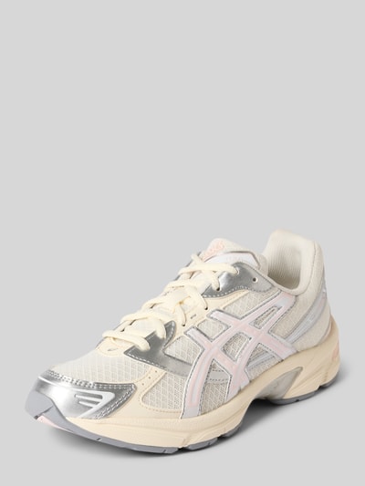 Produktfoto, Sneaker mit Schnürung Modell 'GEL-1130' von ASICS in Beige, Silber und Rosa, abgerundete Spitze, profilierte Sohle, Label-Details