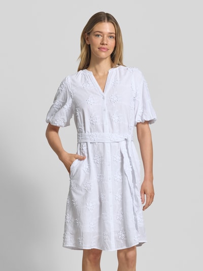 Frauenmodel trägt Regular Fit Tunikakleid mit Ballonärmeln von s.Oliver RED LABEL, Optik: Unifarben, reine Baumwolle, Knielang, Ganzkörperansicht von vorne.