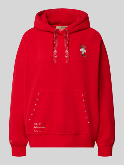 Produktfoto, Oversized Hoodie aus Baumwoll-Mix mit Nieten-Details von Smith and Soul w kolorze intensywnej czerwieni, Kieszeń kangurka, krój oversize, Kaptur z tunel, Nity, Wyhaftowany napis, mieszanka bawełny, długie rękawy, elastyczne wykończenia, wykończenie: detale z nitami, marka Smith and Soul