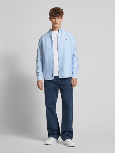 Tommy Jeans Regular Fit Freizeithemd mit Button-Down-Kragen Modell 'OXFORD' Hellblau 1