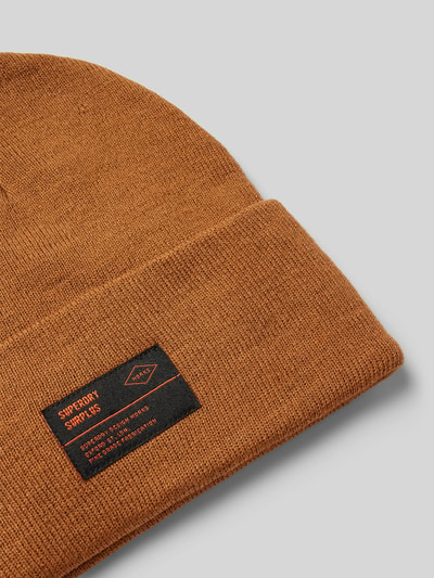 Superdry Czapka beanie z naszywką z logo model ‘WORKWEAR’ Camel 2